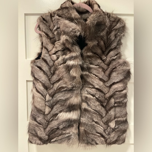 Pologeorgis authentic fox fur vest- barely worn. - Picture 1 of 4